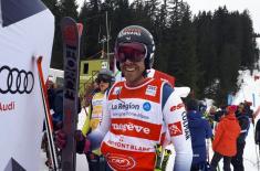 bastien-midol-tout-sourire-dans-l-aire-d-arrivee-photo-e-b.jpg