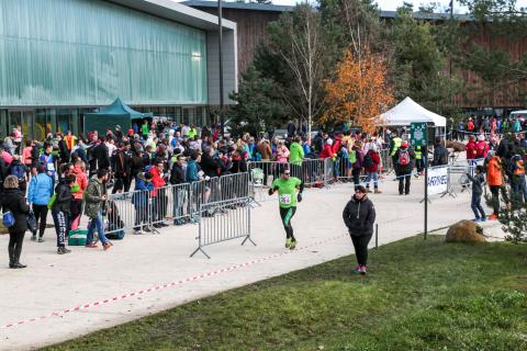 20171126_ekiden_au_cnsd_b491.jpg