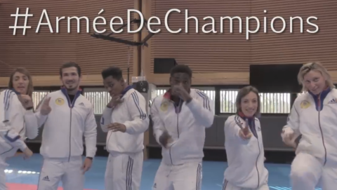 une_clip.png